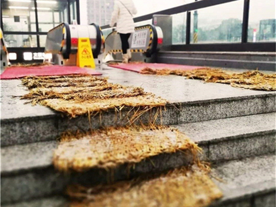 選購草袋廠家的注意事項(xiàng)和技巧 選購草袋廠家的注意事項(xiàng)和技巧