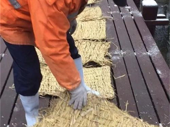 防汛草袋的生產(chǎn)需要符合國家標(biāo)準(zhǔn) 防汛草袋的生產(chǎn)需要符合國家標(biāo)準(zhǔn)