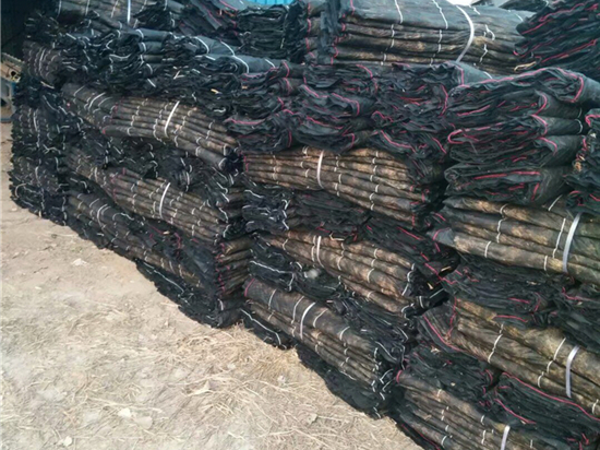 利用草苫進(jìn)行有機肥料制造的方法 利用草苫進(jìn)行有機肥料制造的方法