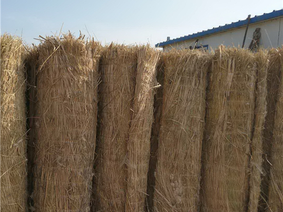 如何鑒別有實(shí)力的草簾廠？