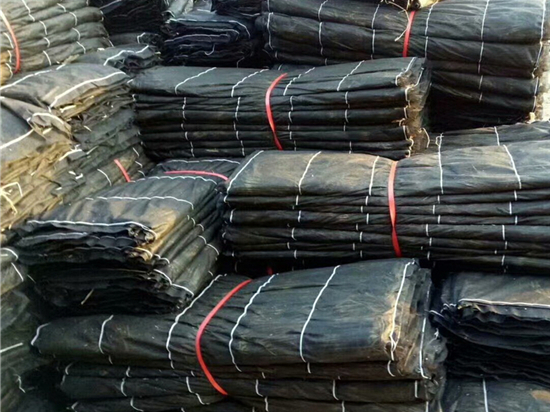 如何根據(jù)預(yù)算確定草苫規(guī)格？教你合理選購高性價比產(chǎn)品