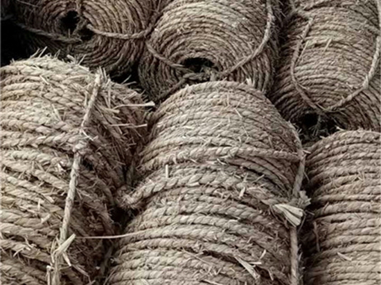 草繩在園林綠化中的施工與維護(hù)指南 草繩在園林綠化中的施工與維護(hù)指南