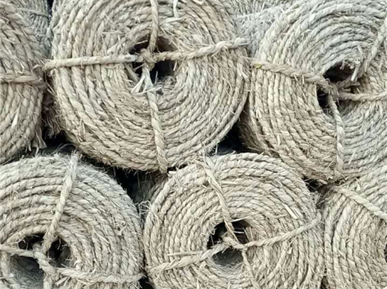 草繩在內(nèi)蒙防風治沙中的景觀優(yōu)化作用 草繩在內(nèi)蒙防風治沙中的景觀優(yōu)化作用