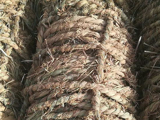 內(nèi)蒙防風(fēng)治沙草繩的優(yōu)勢與特點 內(nèi)蒙防風(fēng)治沙草繩的優(yōu)勢與特點