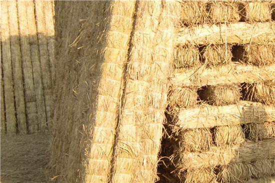 草支墊助力綠色物流:凹型設(shè)計(jì)帶來更好防滑效果 草支墊助力綠色物流:凹型設(shè)計(jì)帶來更好防滑效果