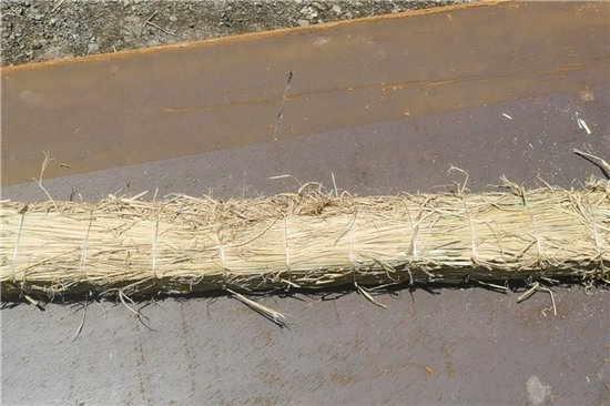 防滑草支墊廠家 為鐵路鋼廠裝載保駕護航(防滑草墊規(guī)格)