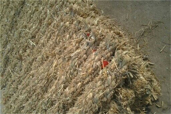 鐵路草支墊廠家:保障重型設(shè)備運輸安全 鐵路草支墊廠家:保障重型設(shè)備運輸安全