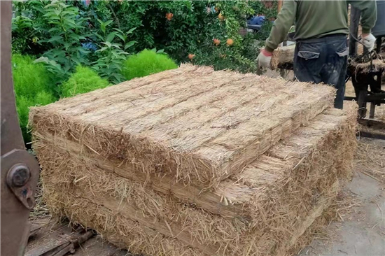 鐵路鋼廠如何選用合適的防滑草支墊？(防滑草墊子)